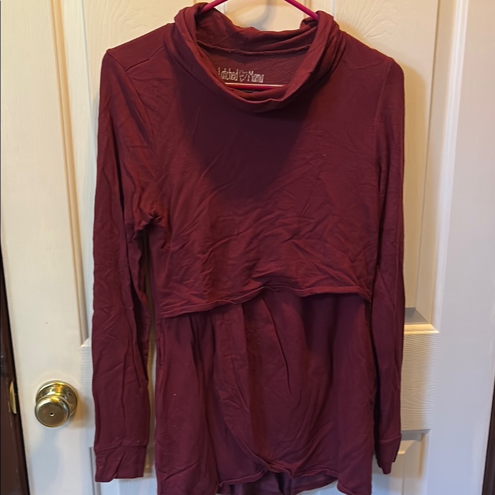 Latched Mama Long Sleeve Nursing Top sz small